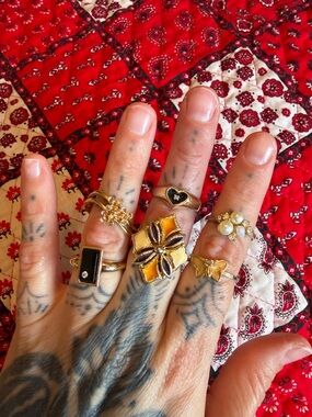 Lot of Gold Toned Vintage Rings Jewelry Avon